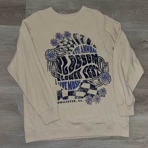 Hollister graphic sweatshirt